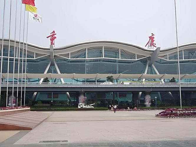 重庆江北机场离哪个景点比较近