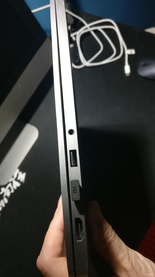 笔记本盖子合不严实