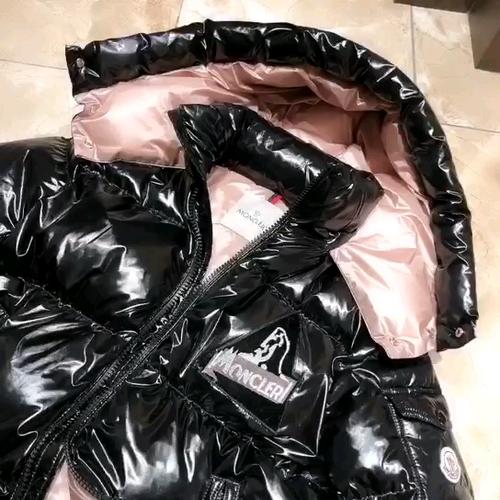 雪山羽绒服有几个版本