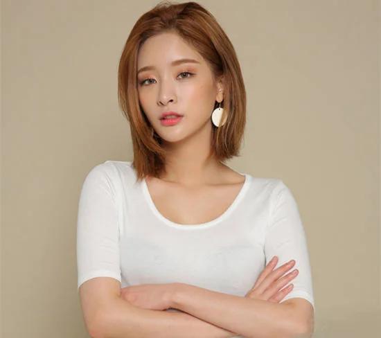 中短发发型女