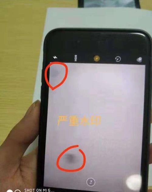 手机摄像头有黑斑怎么回事