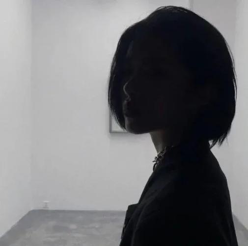 女生频繁换头像要警惕