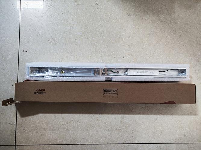 led灯玻璃面板怎么拆下来