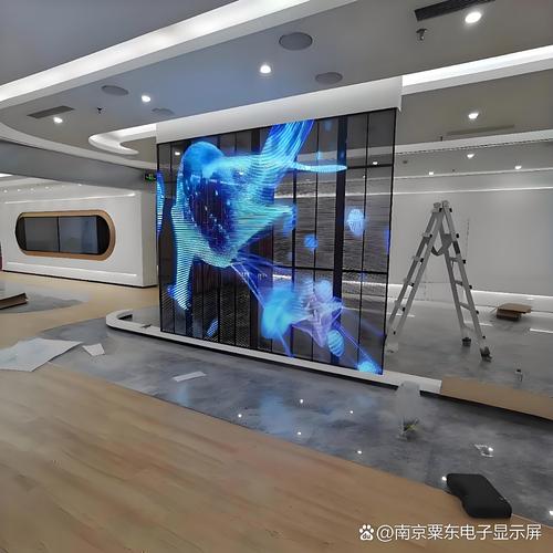 投光灯玻璃打胶了怎么样能快速取出