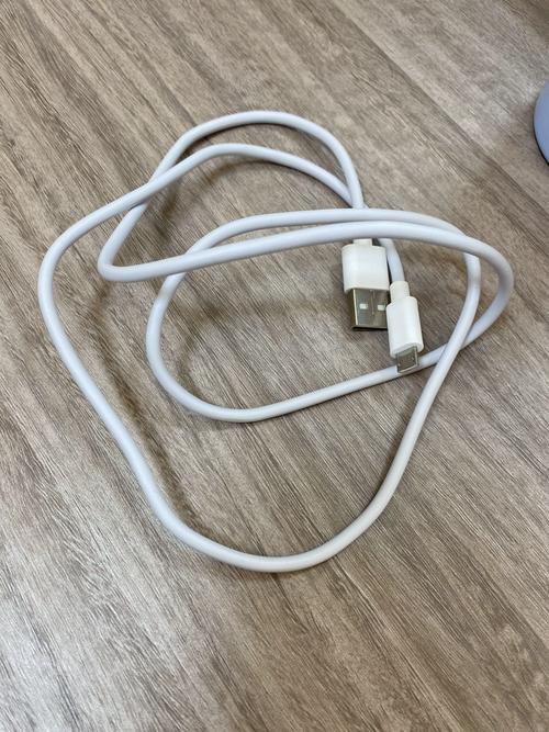 蓝牙耳机充电线长啥样