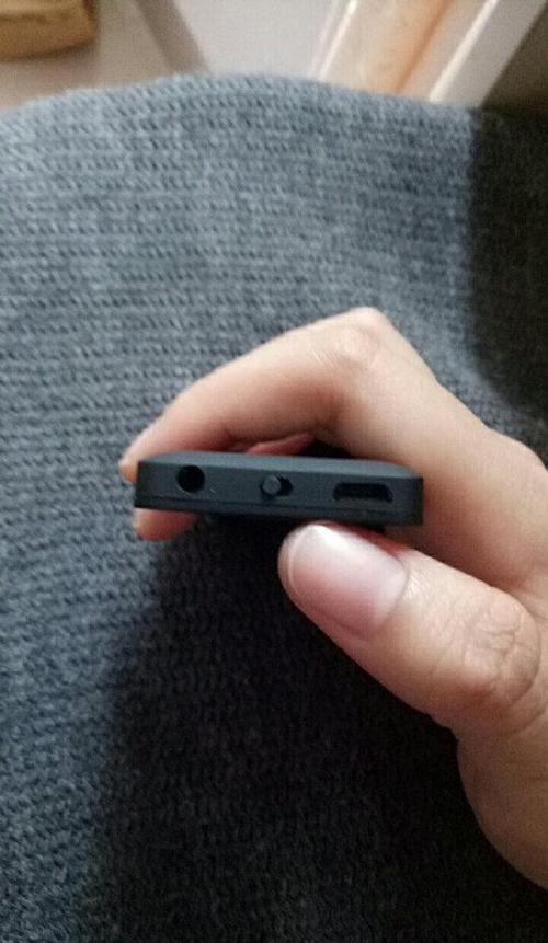锐族d02怎么用手机传歌