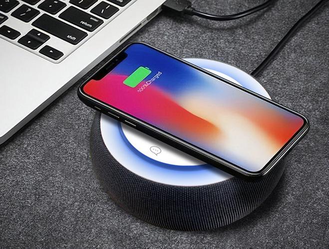 无线充电蓝牙音箱怎么使用