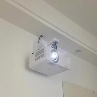 酒店投影仪调暗步骤
