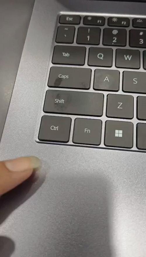 华硕笔记本键帽掉了