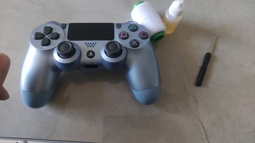 ps4手柄自己乱跳
