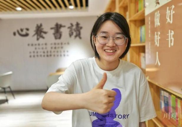 女子上班收到女儿高考成绩