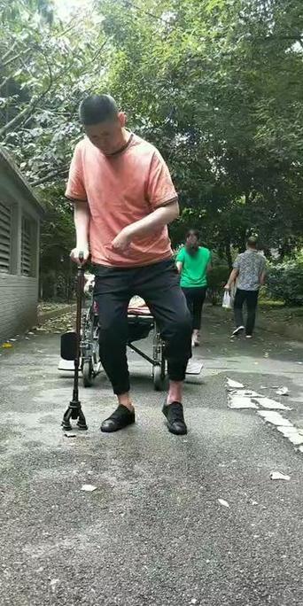 偏瘫患者行走训练视频