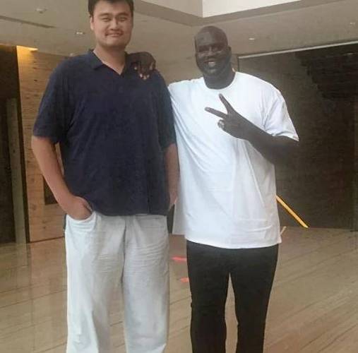 奥尼尔与姚明合照