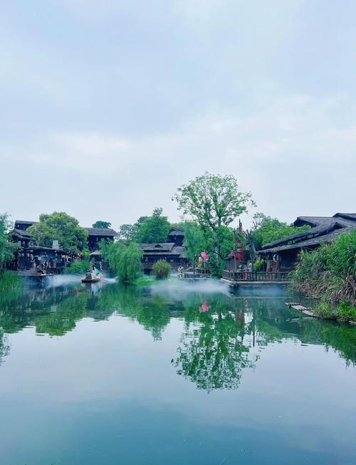 悠闲桃源小渔村