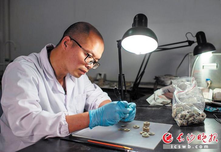 古币用什么洗得干净