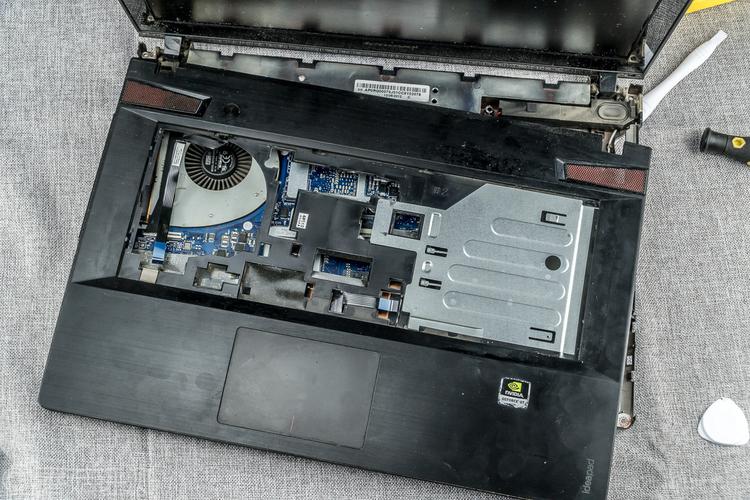 联想b5050后盖拆机图解