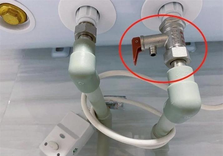 电热水器一开就跳闸怎么回事