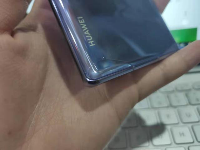 华为mate30pro后壳振动