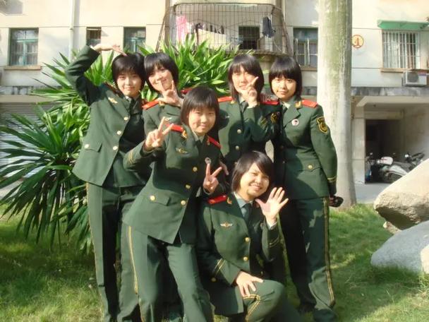 女兵要提干床上一身汗什么意思