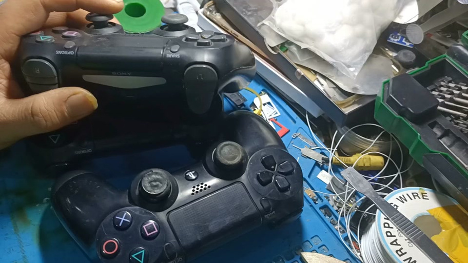 ps4手柄闪白光连接不上主机