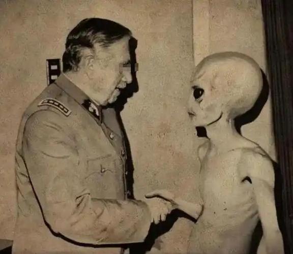 秘密潜人