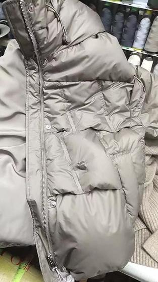 羽绒服上的刺绣怎么拆