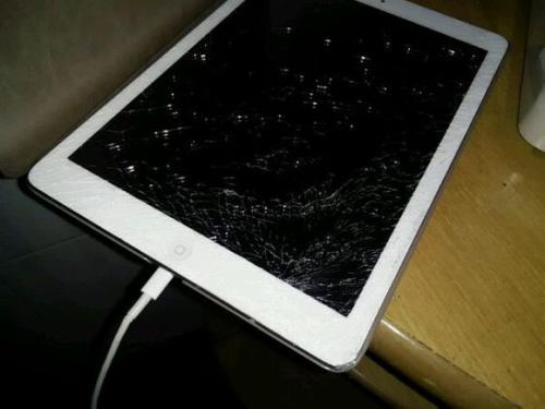 iPad意外损坏维修