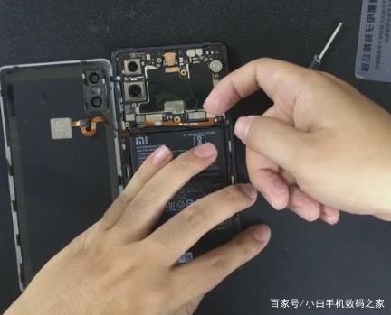 小米mix2s换电池教程