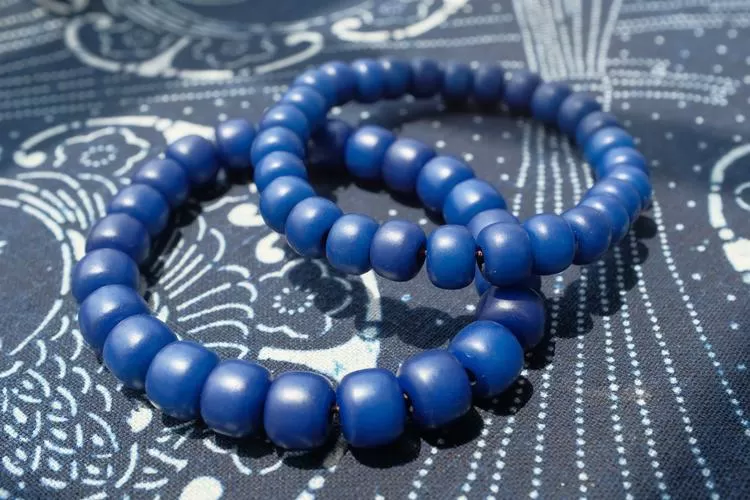 蓝色木头手串