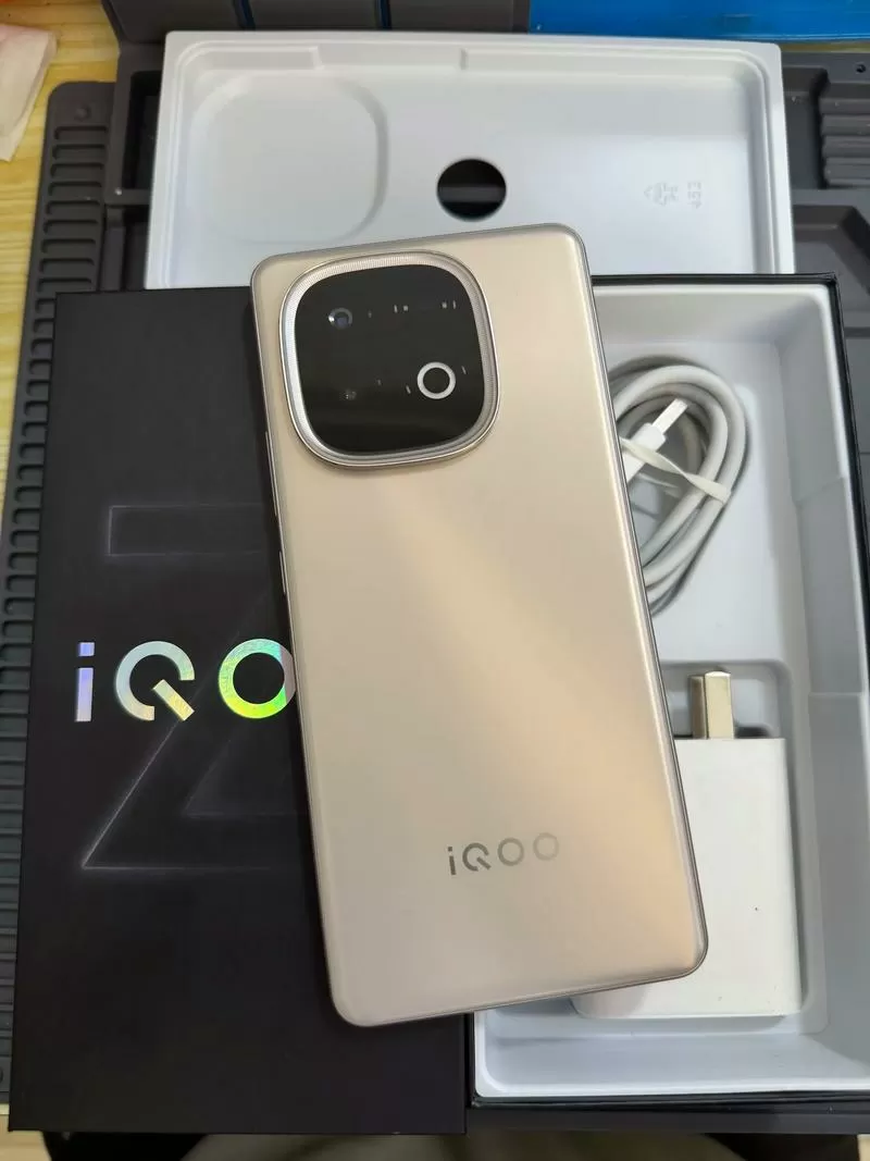iqooz10turbo插卡教程
