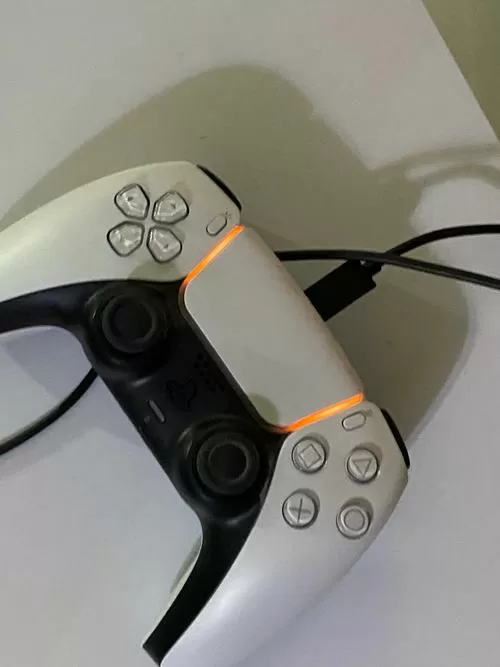 ps5手柄可以一直插着充电吗